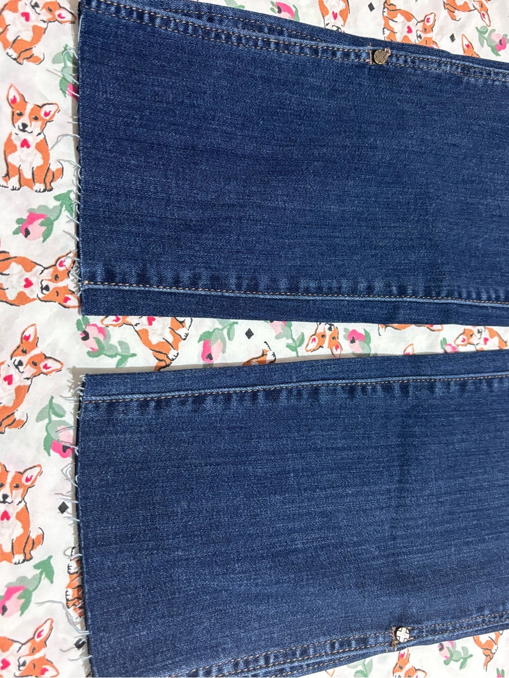 Liverpool Los Angeles "Gia Glider" Eco Crop Jeans. - Picture 7 of 9